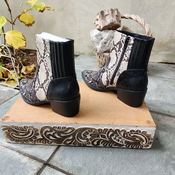 Edgy Chiv DV Dolce Vita Snake Embossed Booties - Picture 6 of 11